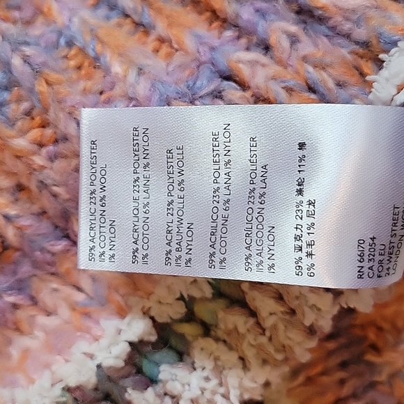 Cozy Urban Outfitters sweater - Picture 4 of 4